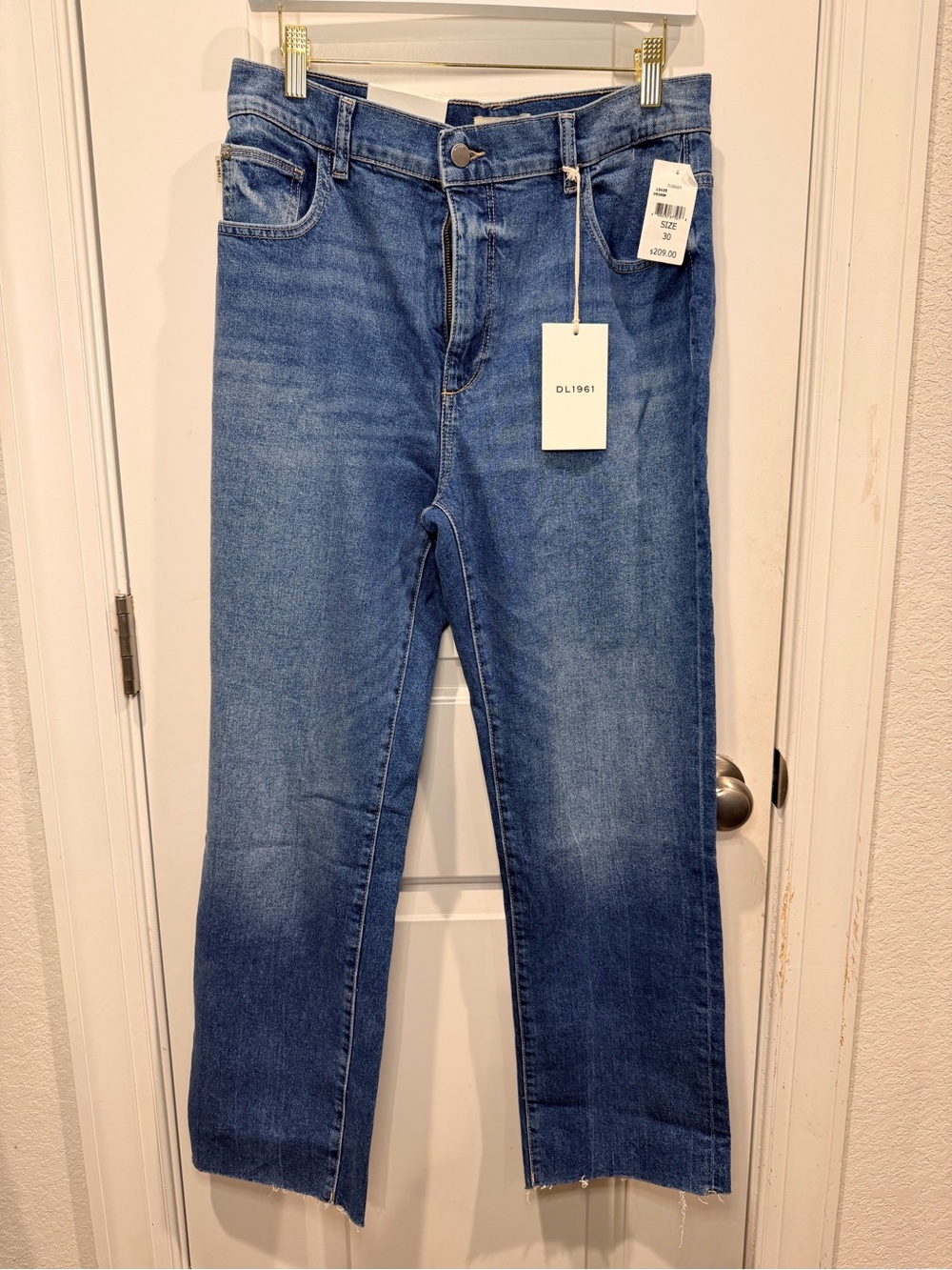 DL1961 Patti Straight High Rise Vantage Ankle Crop Jeans in Medium Blue Wash